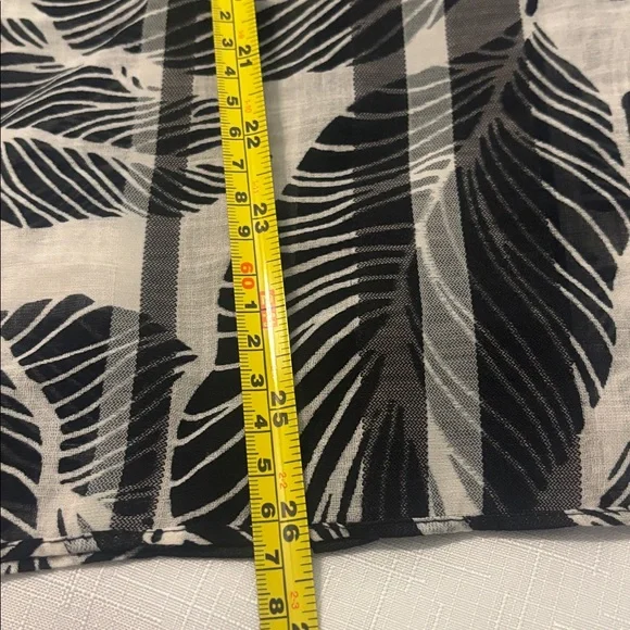 Talbots Black & White Leaf Pattern Oversized Scarf 70X52” fray hem Cotton Blend - Picture 7 of 12
